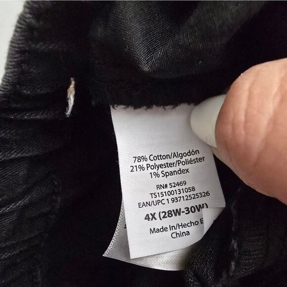 Terra & Sky Women's Plus Size Bermuda Denim Shorts, 7” Inseam, Size 4X (28-30W) - Picture 9 of 9